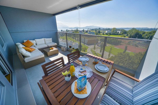 Loggia Möbliertes Apartment Zug