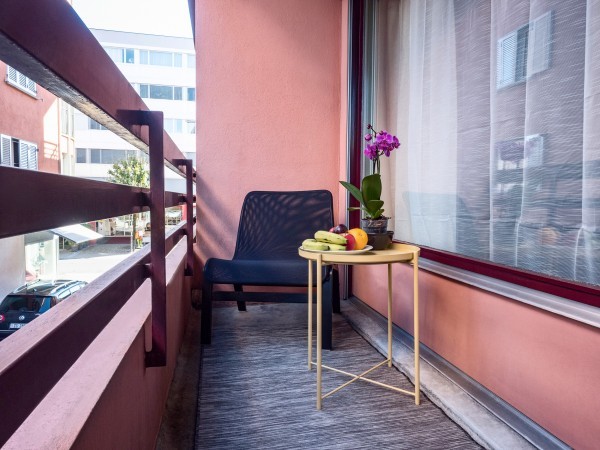 Zug Balkon Business Apartment